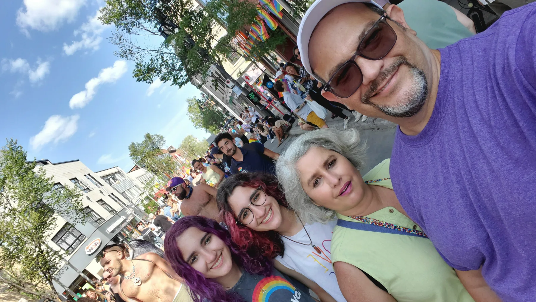 Marco, Alice e as filhas durante uma edição anterior do Fierté Montréal