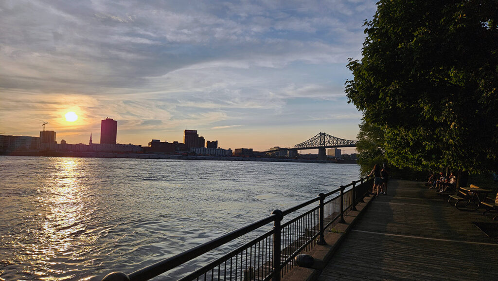 Festival de Fogos em Montreal: Onde Ver de Graça e se Realmente Vale a Pena 3 Festival de Fogos em Montreal Onde Ver de Graca e se Realmente Vale a Pena f7 Festival de Fogos em Montreal: Onde Ver de Graça e se Realmente Vale a Pena