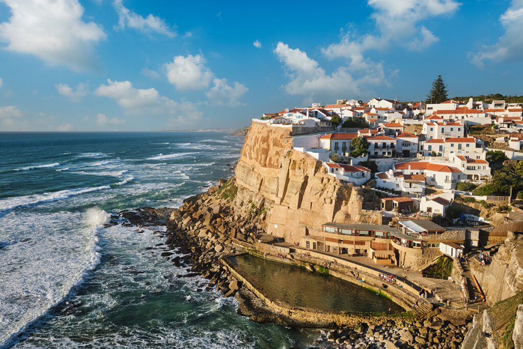 Sintra além do Instagram: O que ninguém te conta sobre o Palácio da Pena 5 Azenhas do Mar